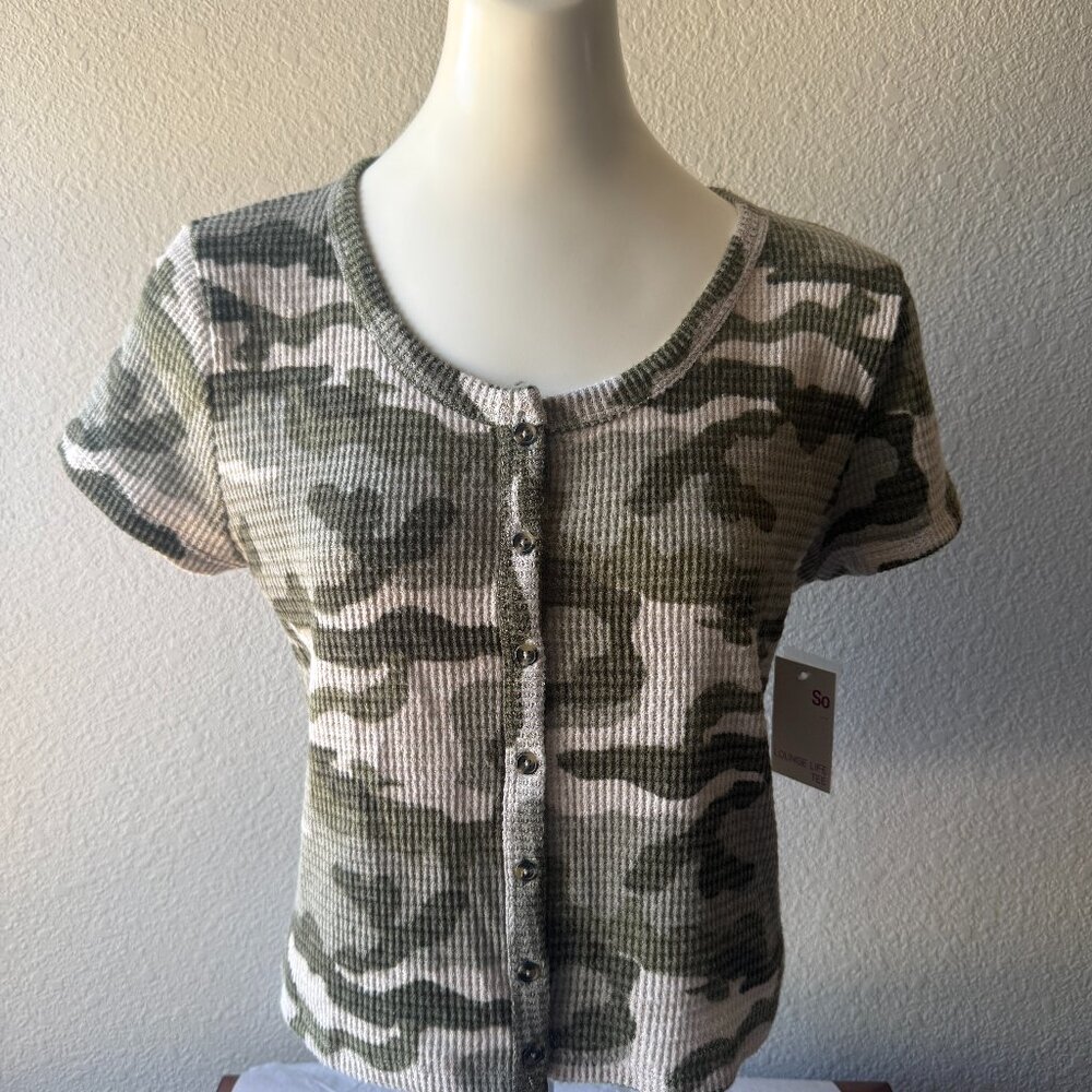 Junior SO Lounge Life S/S Button Front  SIZE: XL